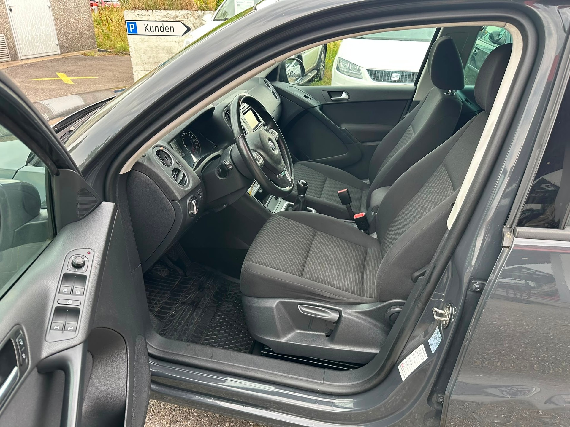 VW Tiguan 2.0 TDI BlueMotion Start 4Motion-image-8