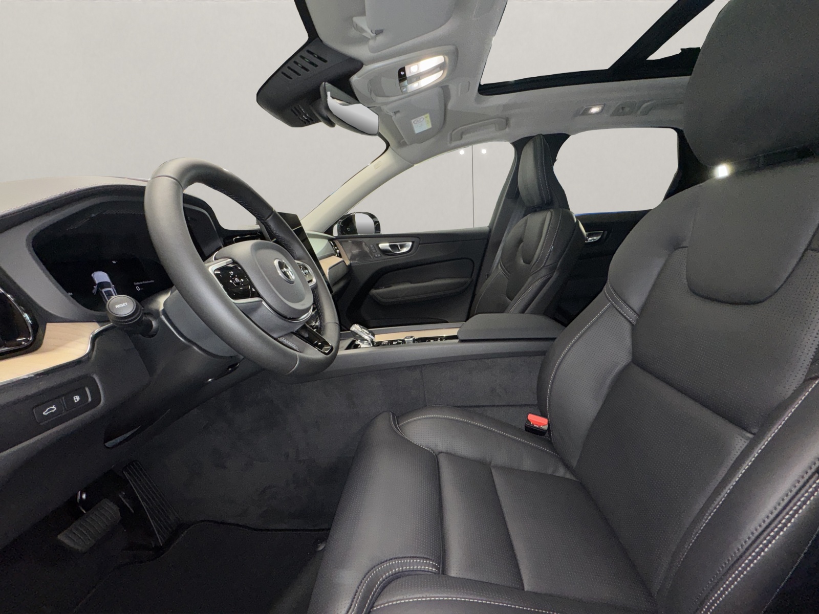 VOLVO XC60 2.0 T6 TE Ultra Dark eAWD-image-13