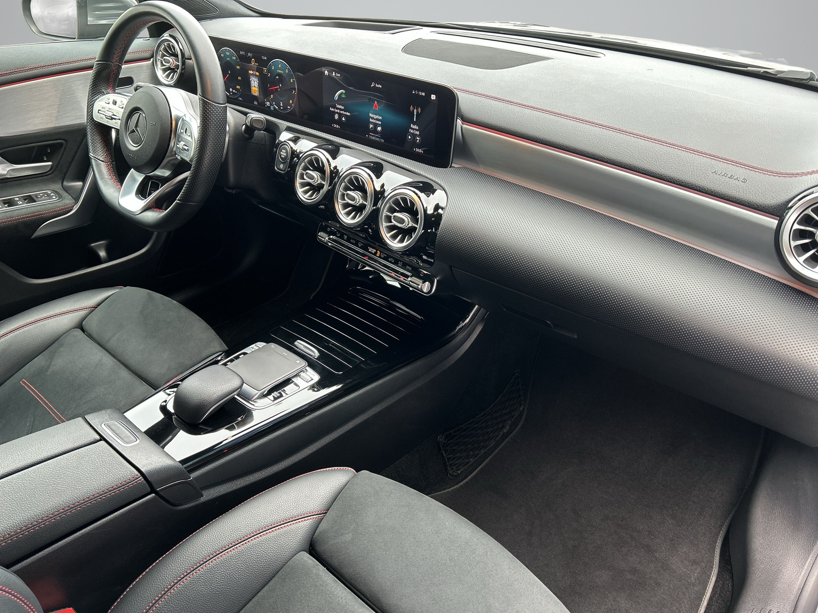 MERCEDES-BENZ CLA 250 AMG Line 7G-DCT *CH Fahrzeug mit Gratisservice*Keyless*360 Grad Kamera*-image-7