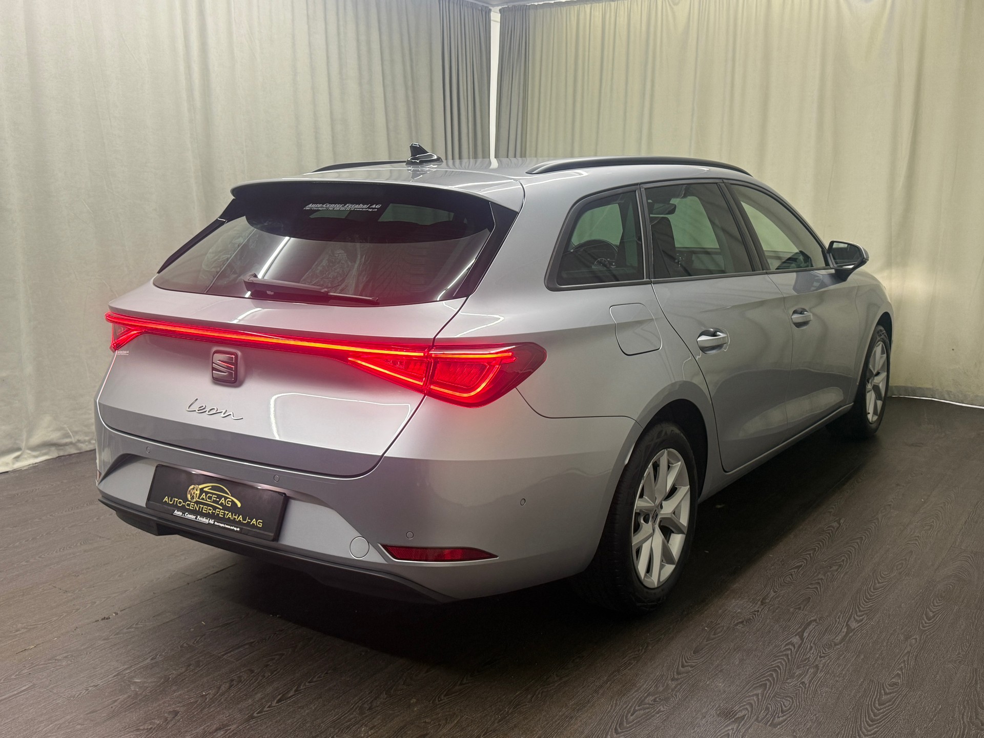 SEAT Leon ST 2.0 TDI EVO DSG Style-image-3