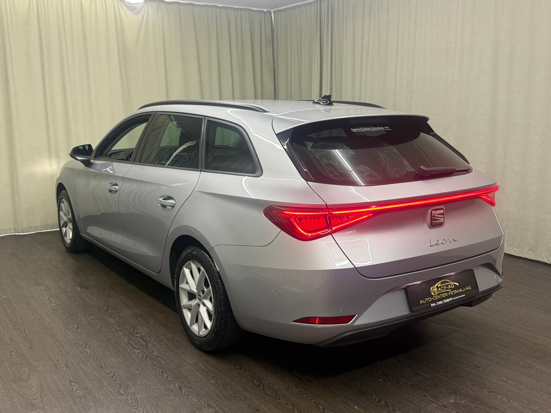 SEAT Leon ST 2.0 TDI EVO DSG Style-image-5