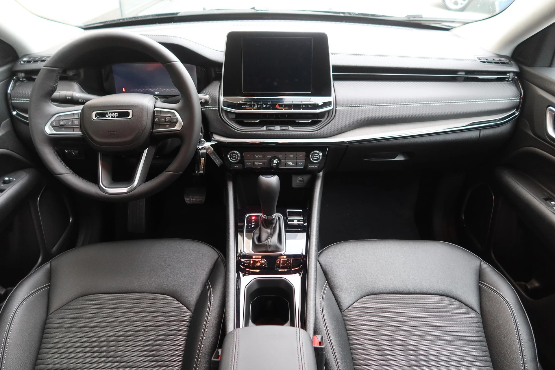JEEP Compass 4x2 1.5 T N Eagle-image-11