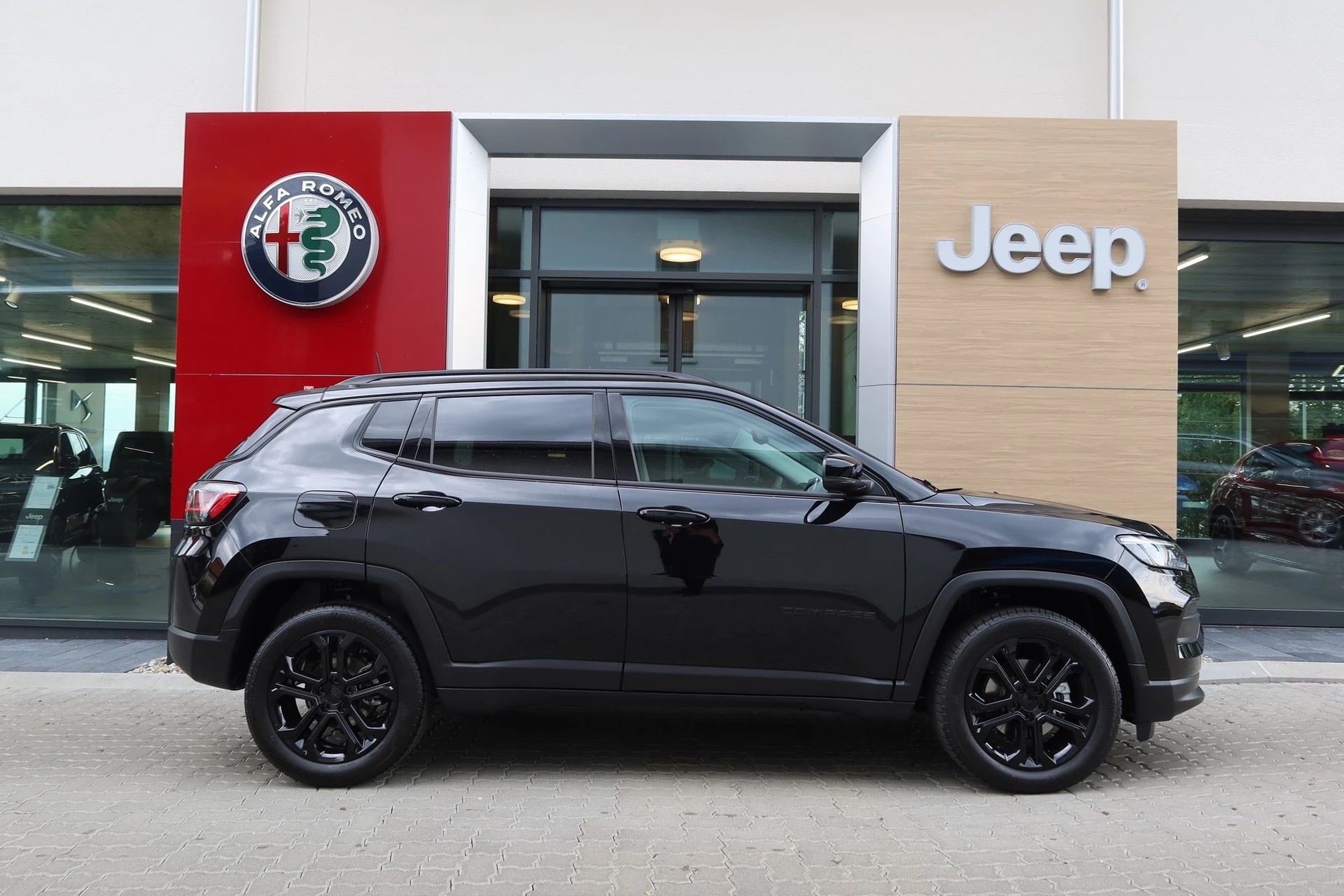 JEEP Compass 4x2 1.5 T N Eagle-image-0
