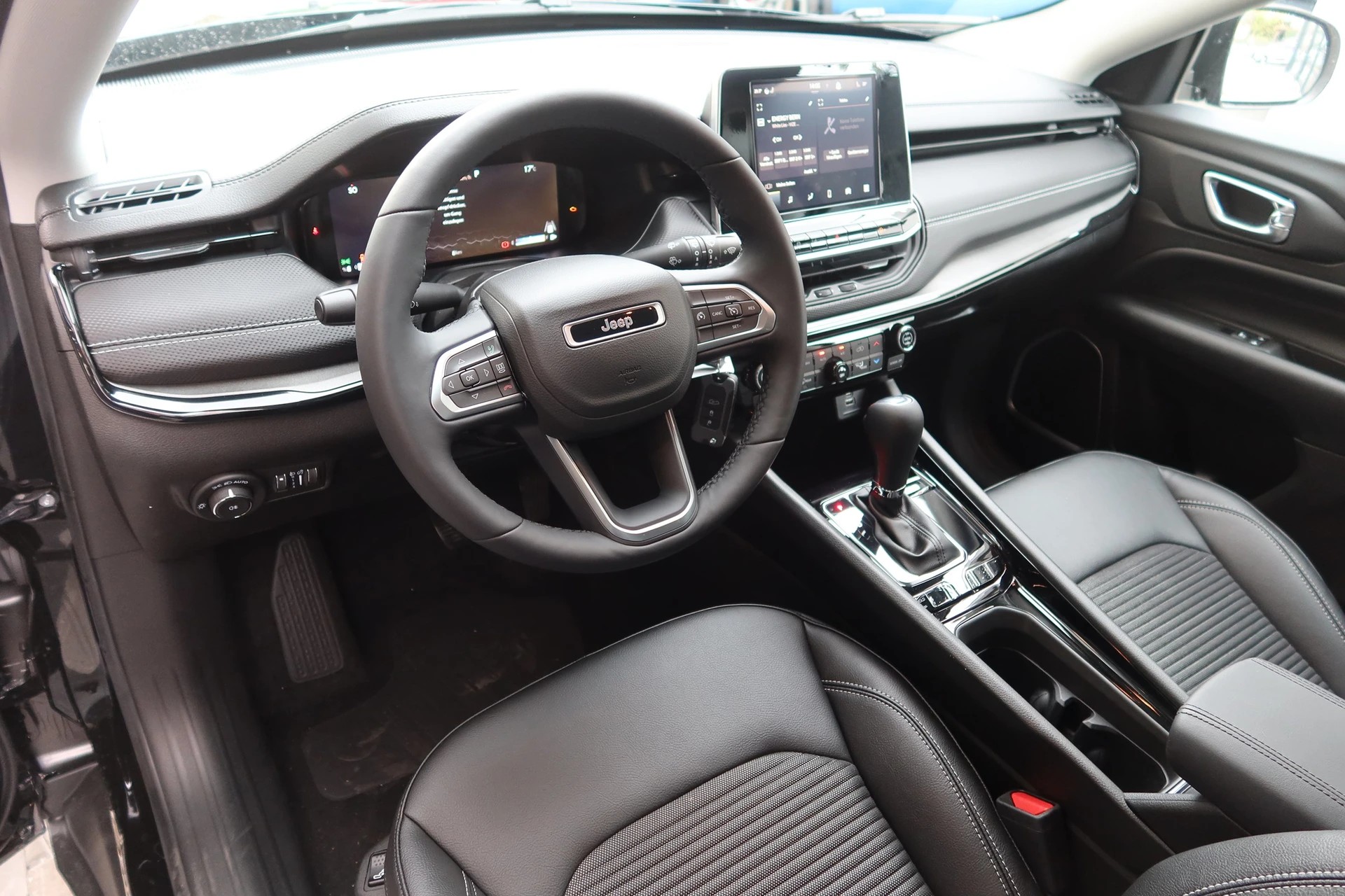 JEEP Compass 4x2 1.5 T N Eagle-image-10