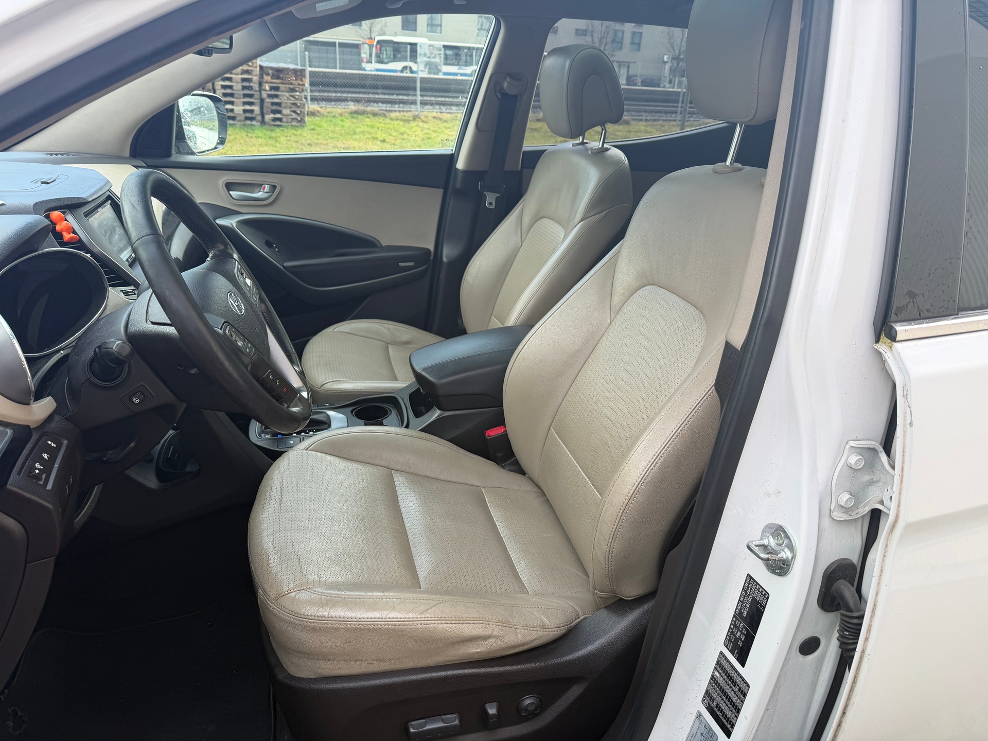 HYUNDAI SANTA FE-image-9