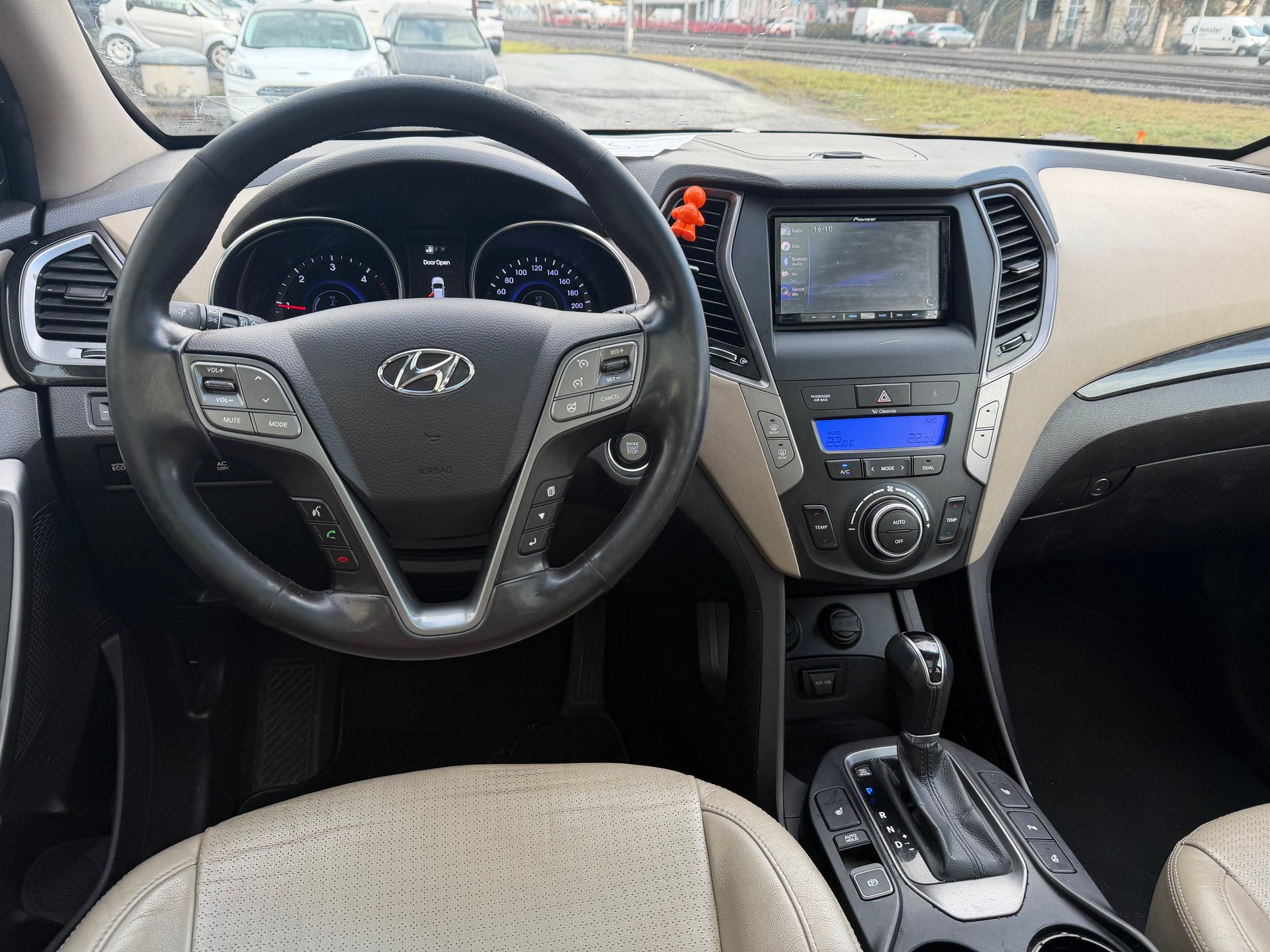 HYUNDAI SANTA FE-image-11