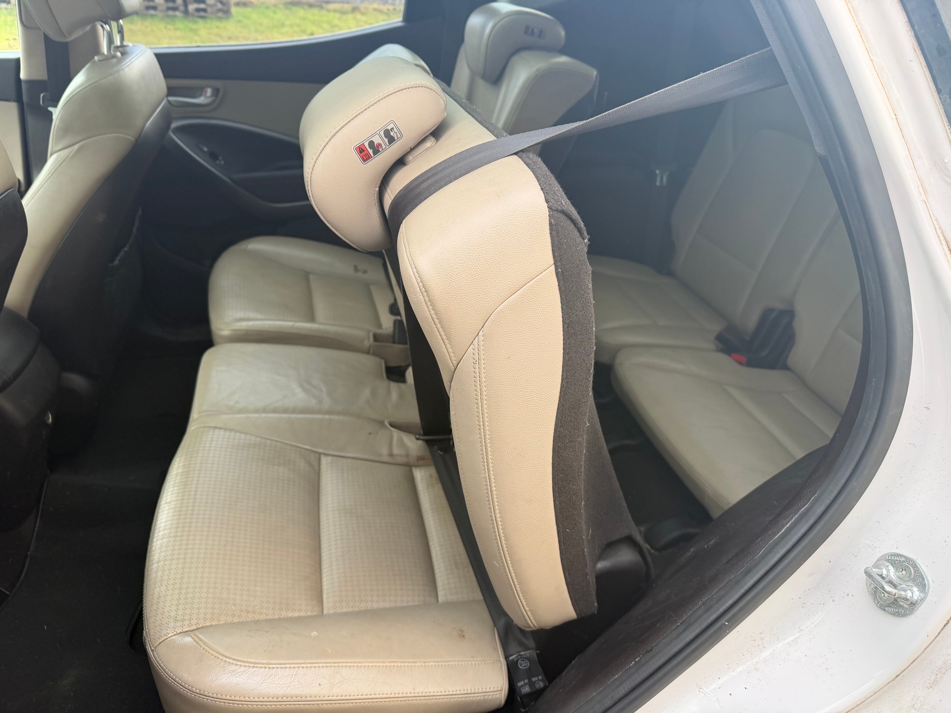 HYUNDAI SANTA FE-image-8