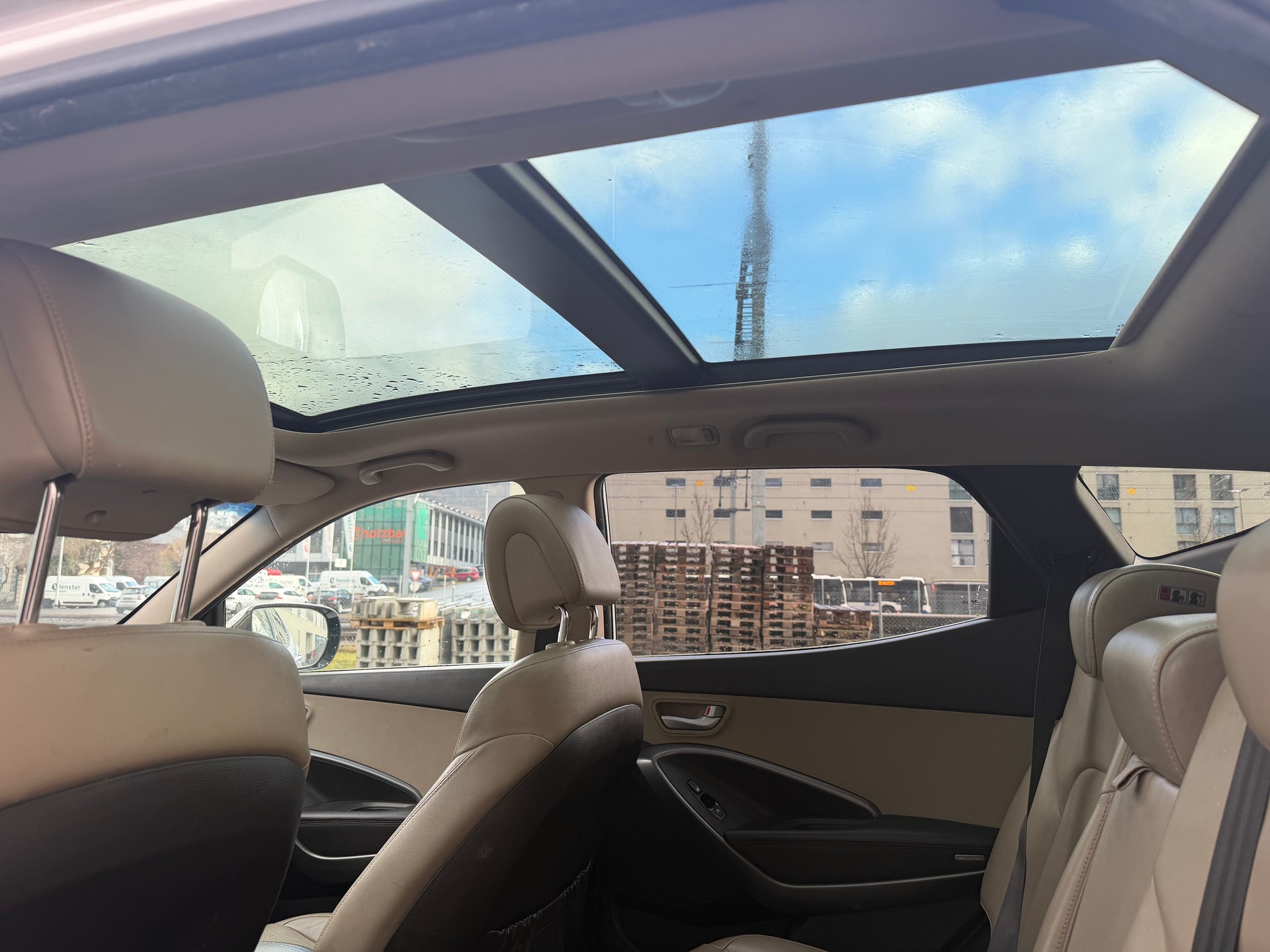 HYUNDAI SANTA FE-image-10