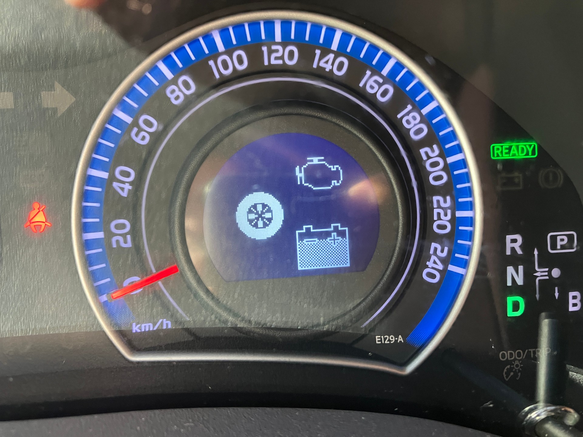 TOYOTA Auris 1.8 16V HSD Linea Luna-image-9