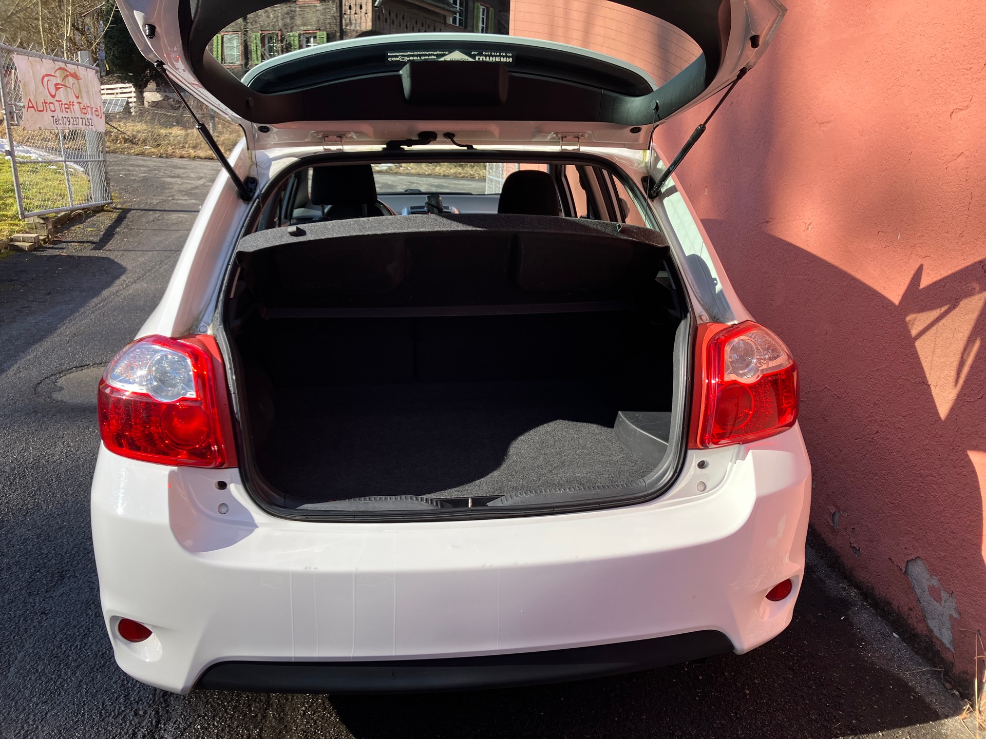 TOYOTA Auris 1.8 16V HSD Linea Luna-image-5
