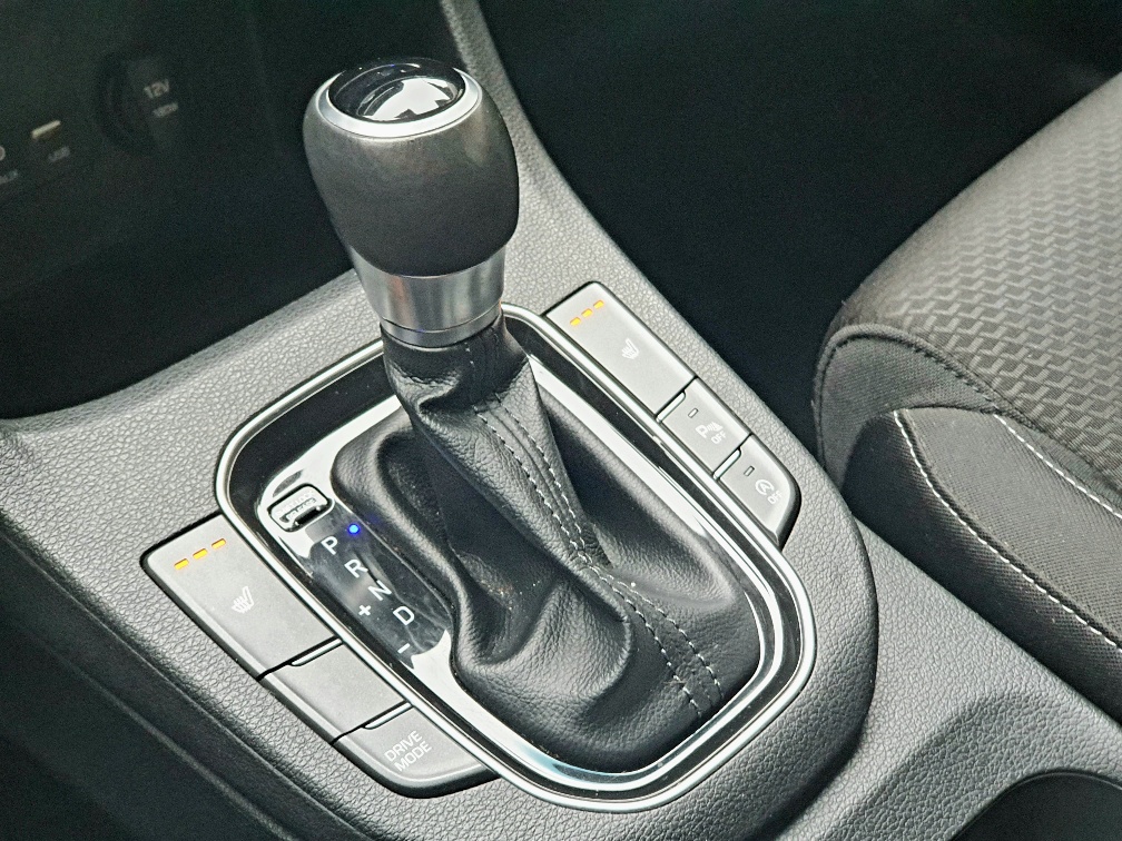 HYUNDAI i30 1.4 T-GDI Launch Automat-image-8