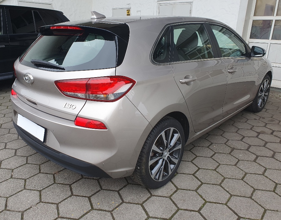 HYUNDAI i30 1.4 T-GDI Launch Automat-image-2