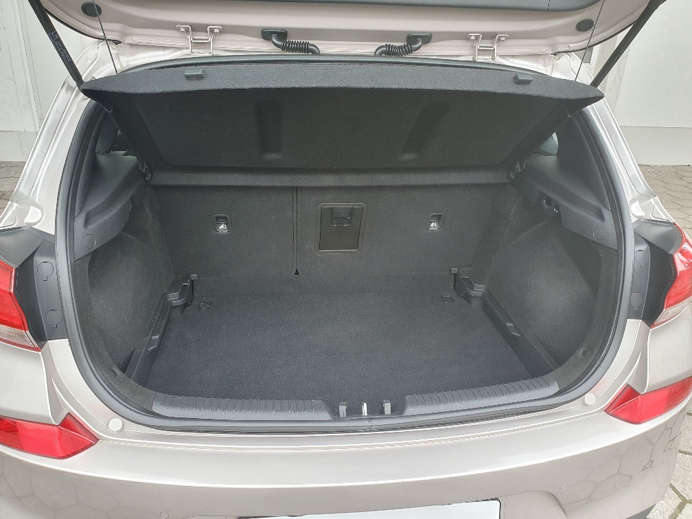 HYUNDAI i30 1.4 T-GDI Launch Automat-image-4
