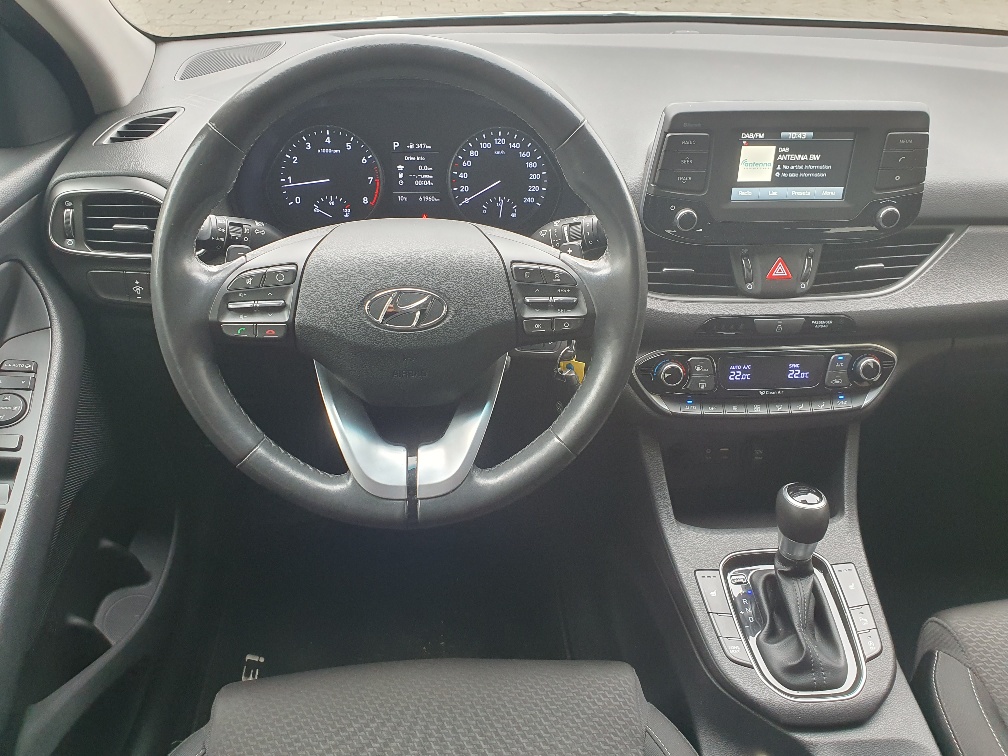 HYUNDAI i30 1.4 T-GDI Launch Automat-image-5