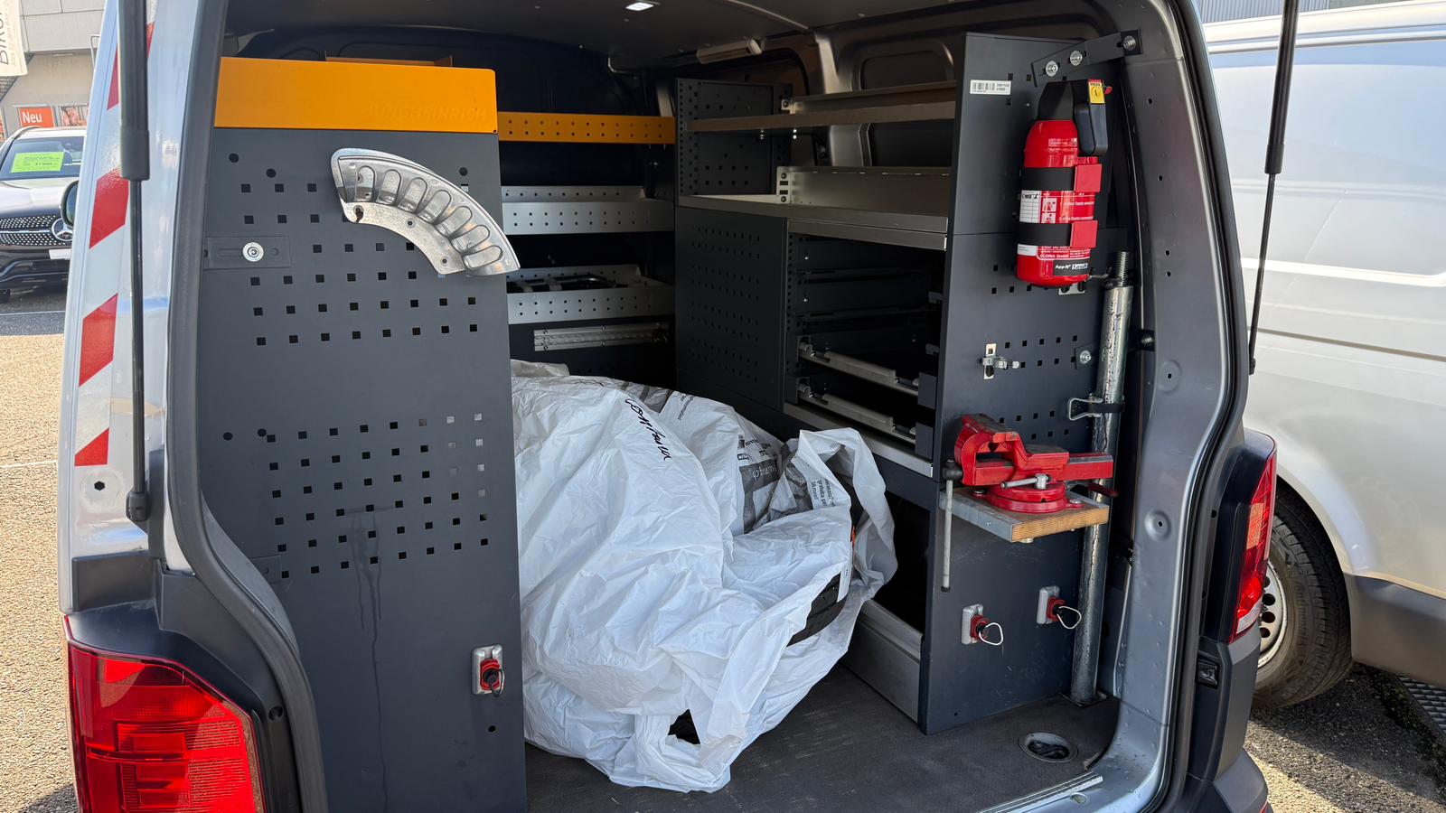 VW T6.1 2.0 TDI EINBAU-SCHRÄNKE 3200 KG!!!-image-25