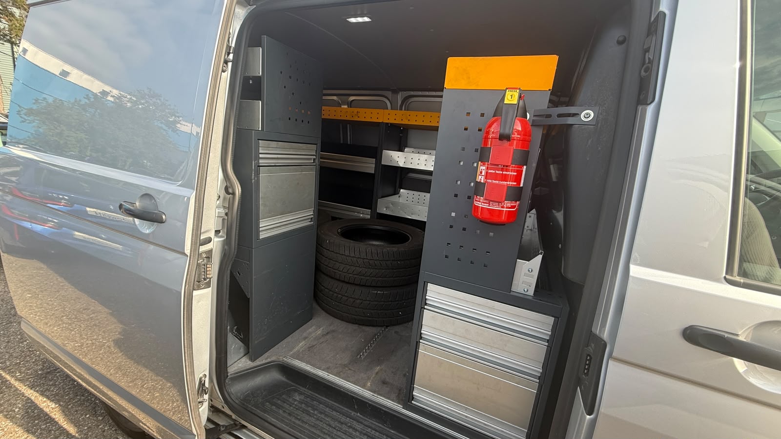 VW T6.1 2.0 TDI EINBAU-SCHRÄNKE 3200 KG!!!-image-25