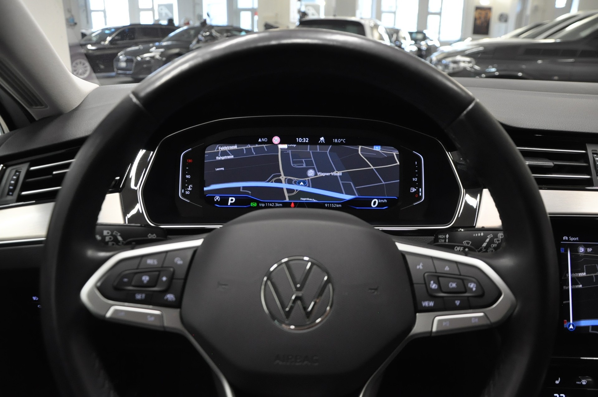 VW Passat 2.0 TDI BMT Elegance 4Motion DSG-image-18