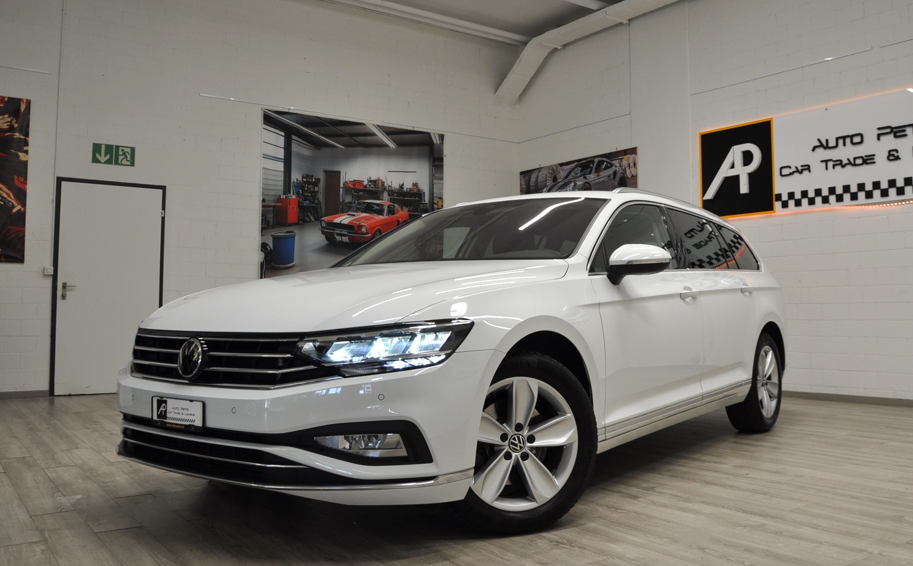 VW Passat 2.0 TDI BMT Elegance 4Motion DSG-showroom-element-1