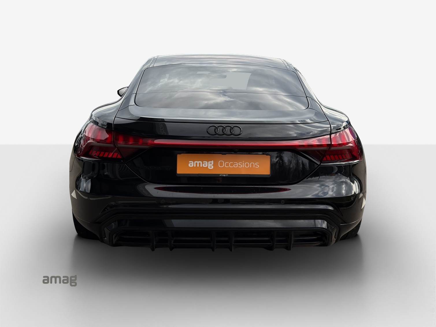 AUDI e-tron GT quattro-image-4