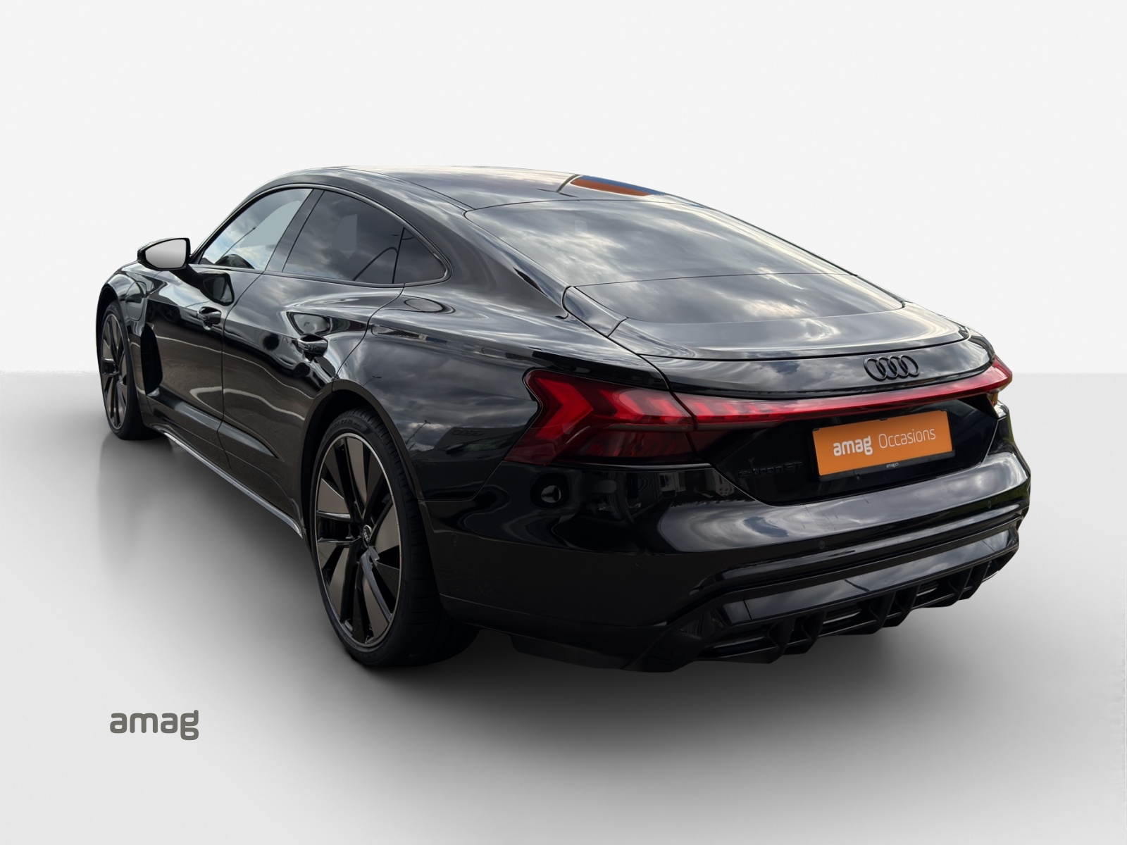 AUDI e-tron GT quattro-image-3