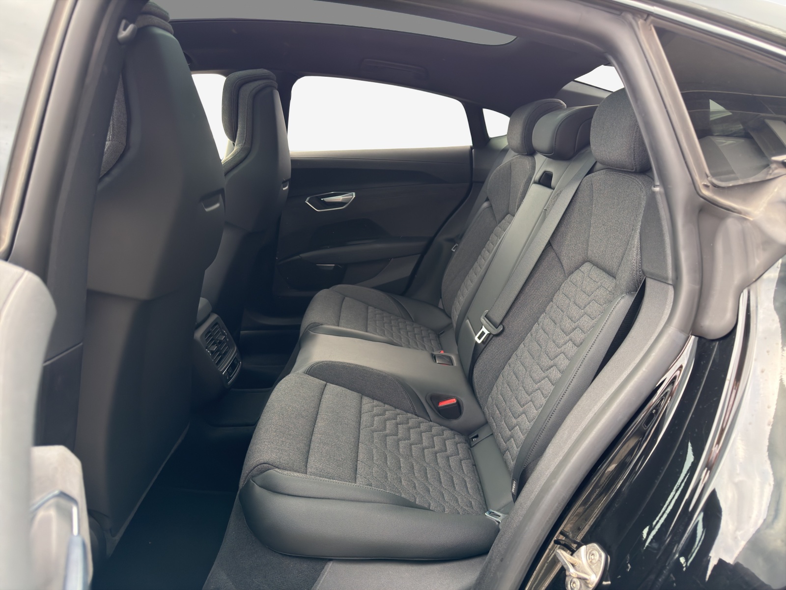 AUDI e-tron GT quattro-image-12