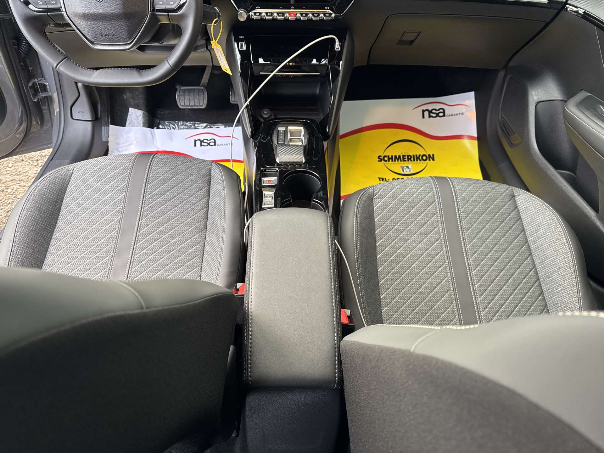 PEUGEOT 208 1.2 MHEV 110 Allure Automat-image-13