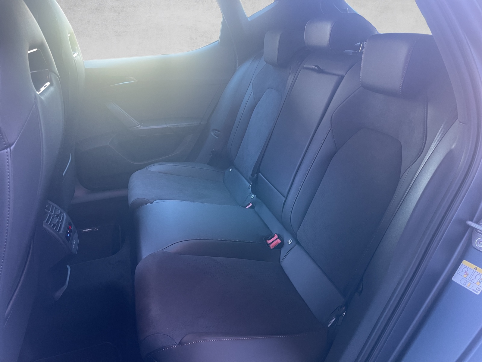 CUPRA LEON 1.5 e-HYBRID pHEV Prime Edition DSG-image-9