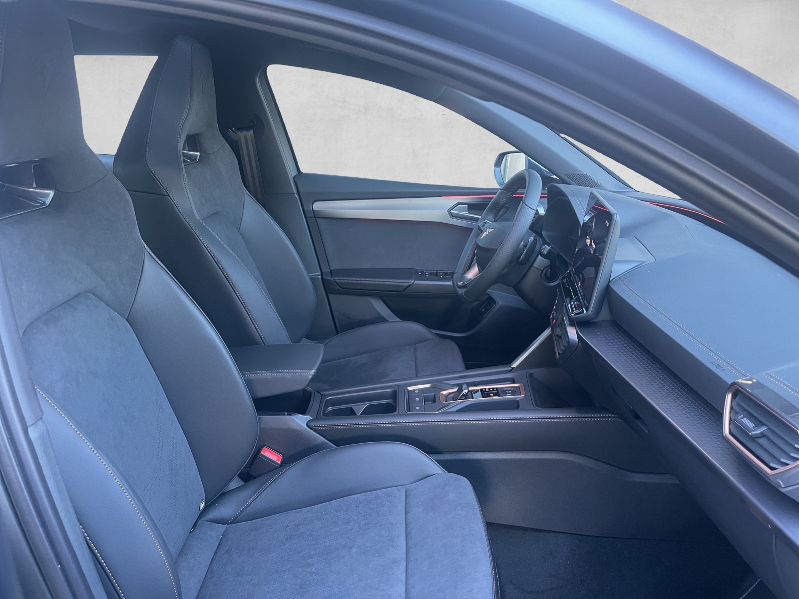 CUPRA LEON 1.5 e-HYBRID pHEV Prime Edition DSG-image-12