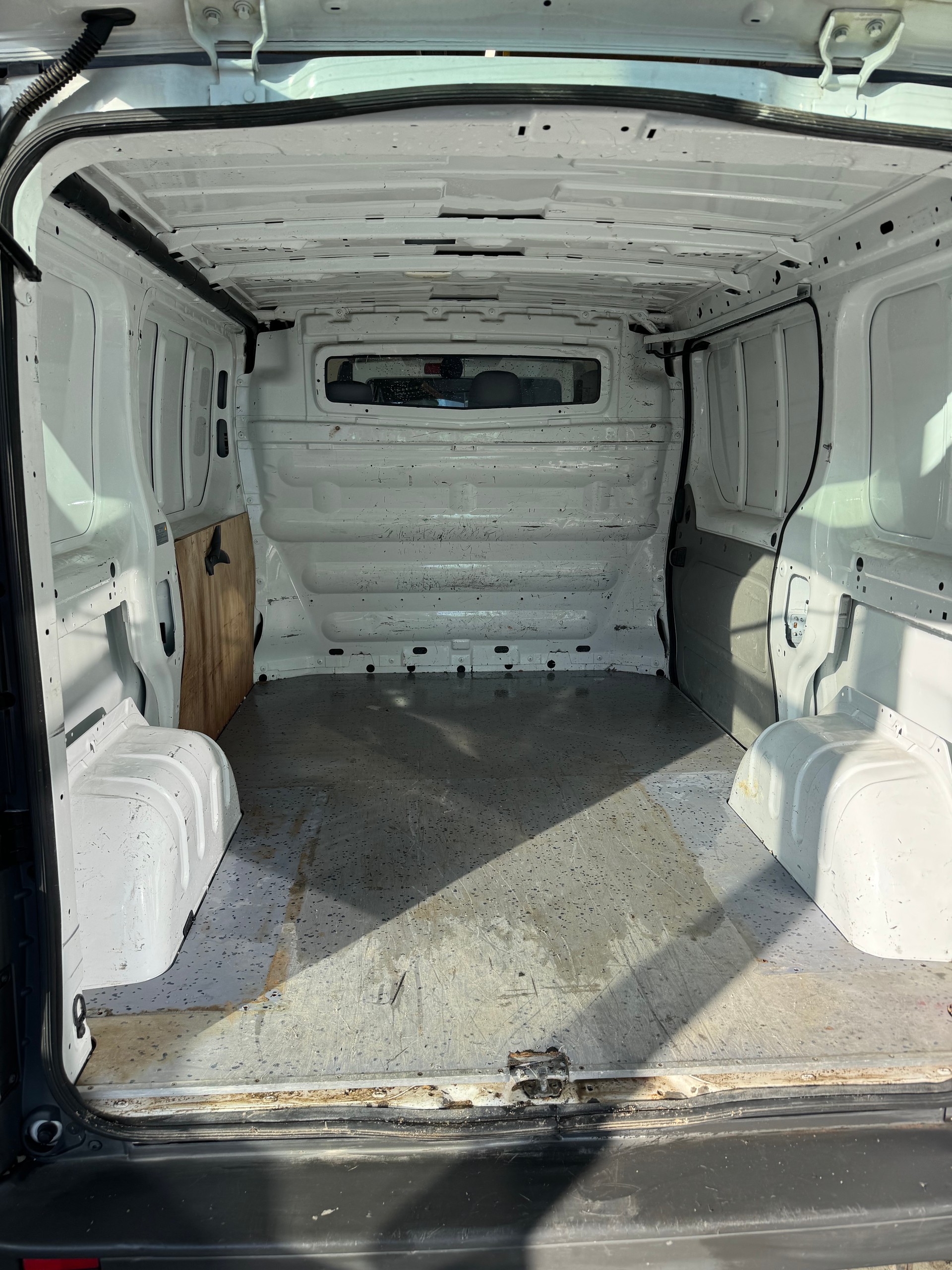 NISSAN Primastar 2.5dCi 150 Pro 2.9t-image-11