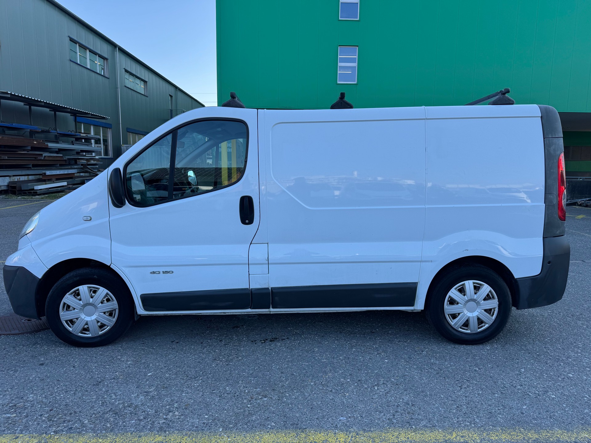 NISSAN Primastar 2.5dCi 150 Pro 2.9t-image-2