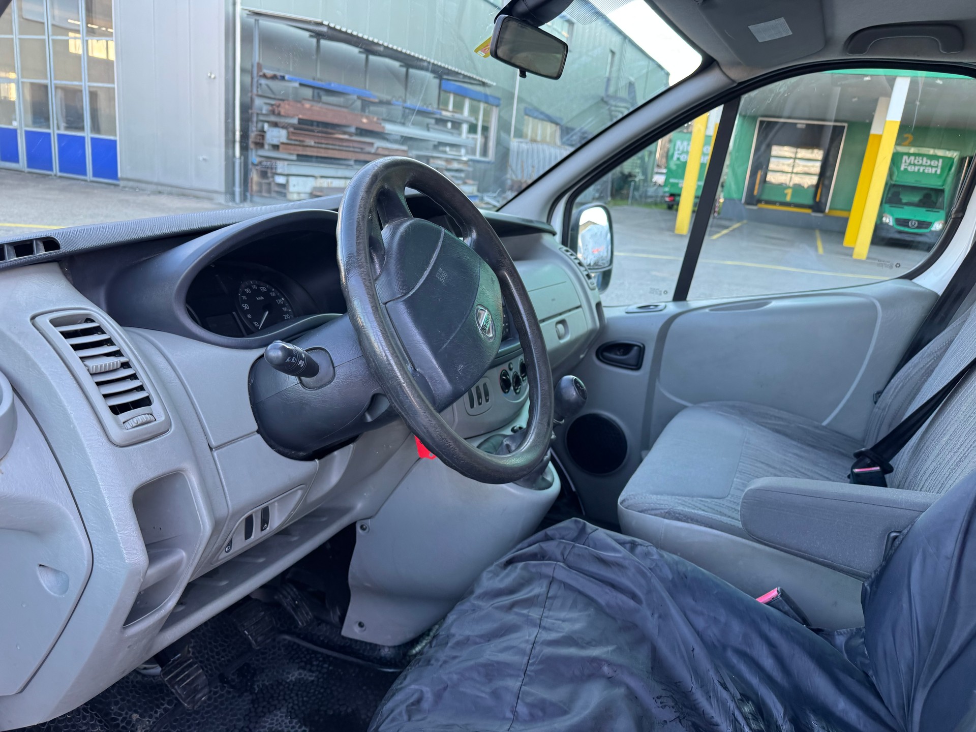 NISSAN Primastar 2.5dCi 150 Pro 2.9t-image-9