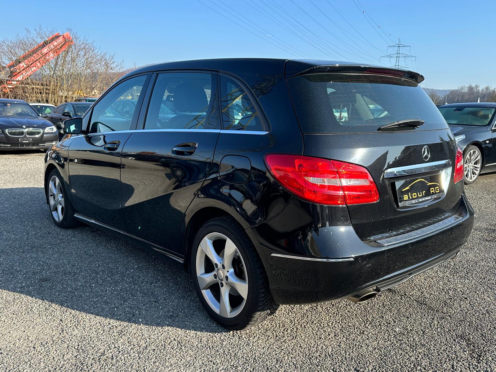 MERCEDES-BENZ B 200 7G-DCT-image-2