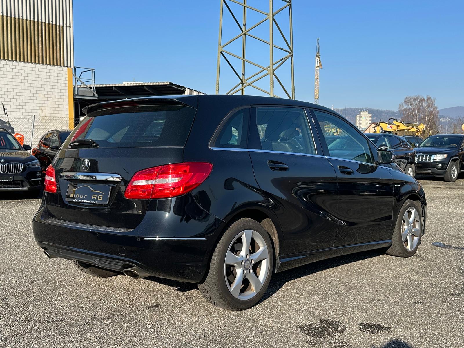 MERCEDES-BENZ B 200 7G-DCT-image-4