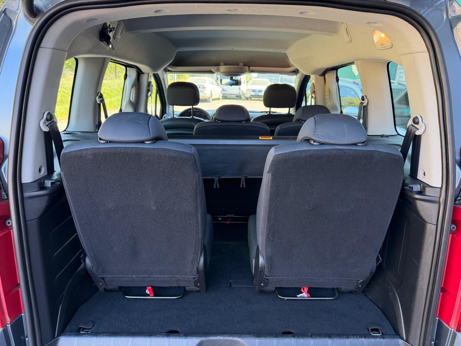 PEUGEOT Partner Tepee 1.6 HDI 92 Trendy 7P-image-18