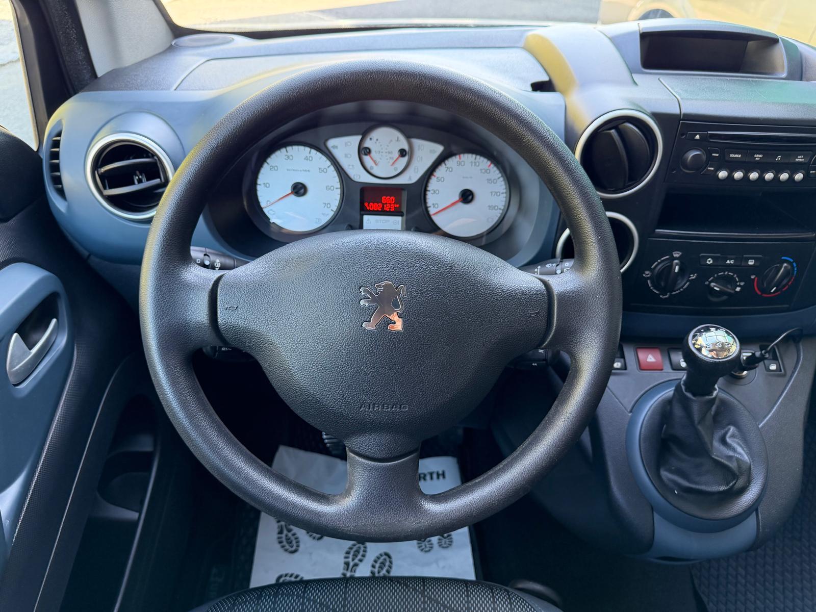 PEUGEOT Partner Tepee 1.6 HDI 92 Trendy 7P-image-10