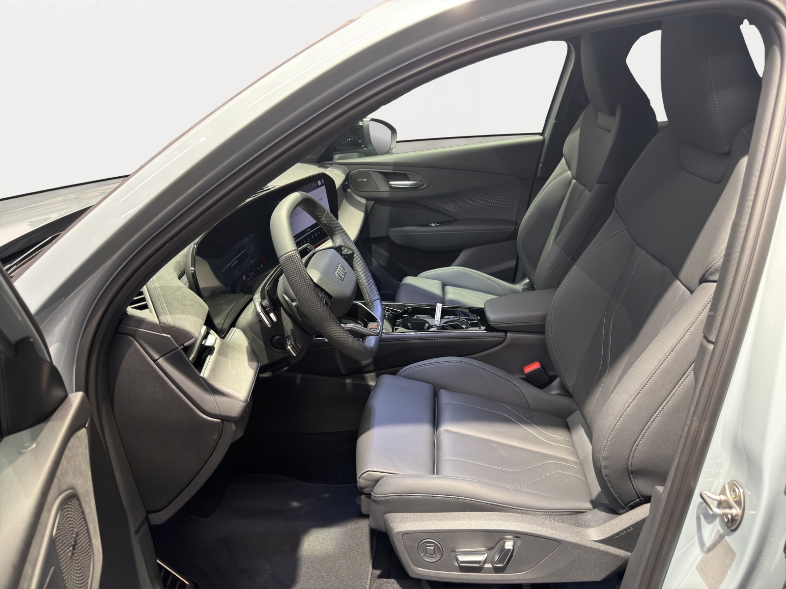 AUDI Q3 SUV TFSI quattro 150 kW S t 204PS-image-4