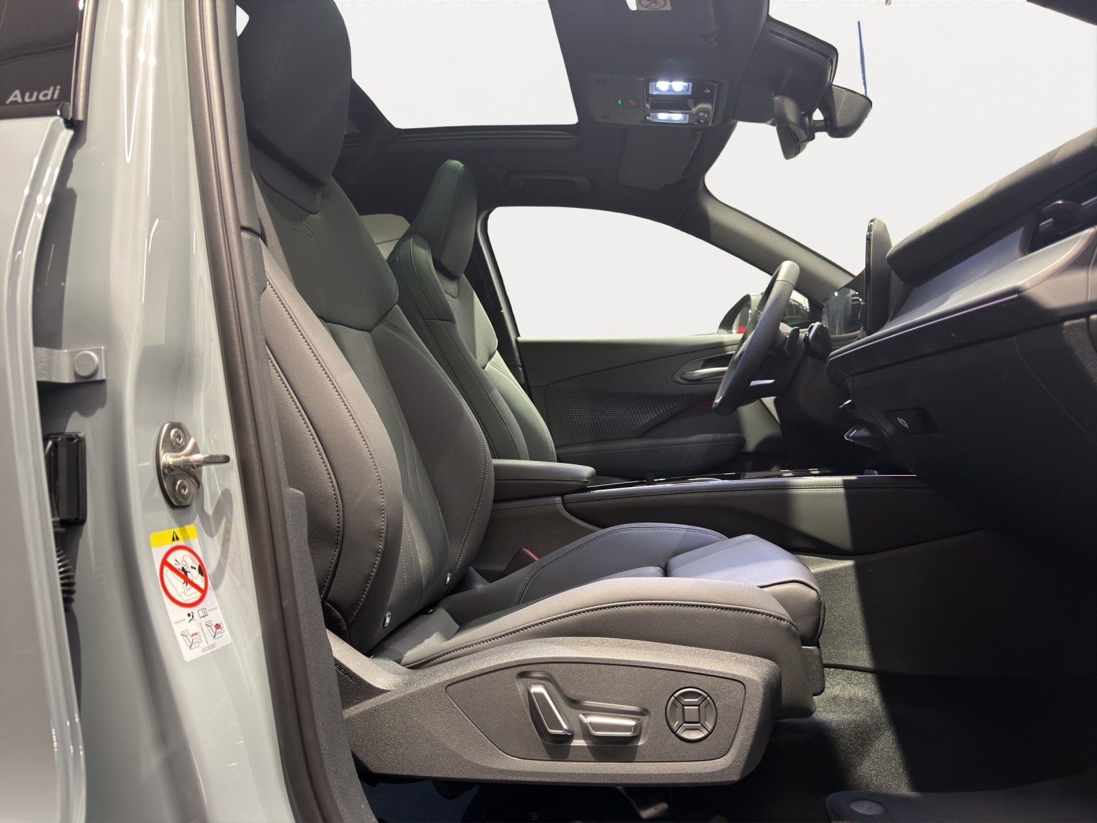AUDI Q3 SUV TFSI quattro 150 kW S t 204PS-image-6