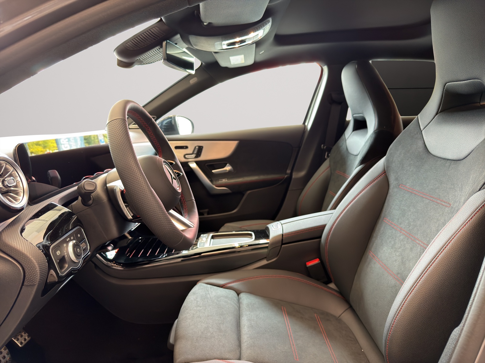 MERCEDES-BENZ A 220 4Matic 8G-DCT-image-7
