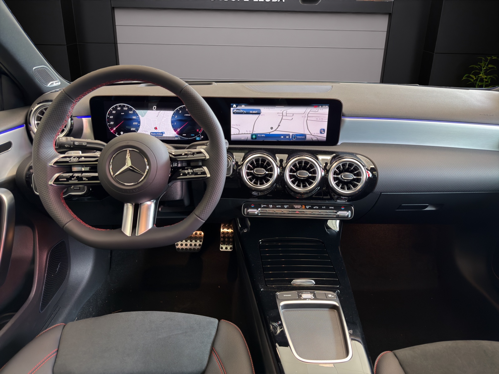 MERCEDES-BENZ A 220 4Matic 8G-DCT-image-8