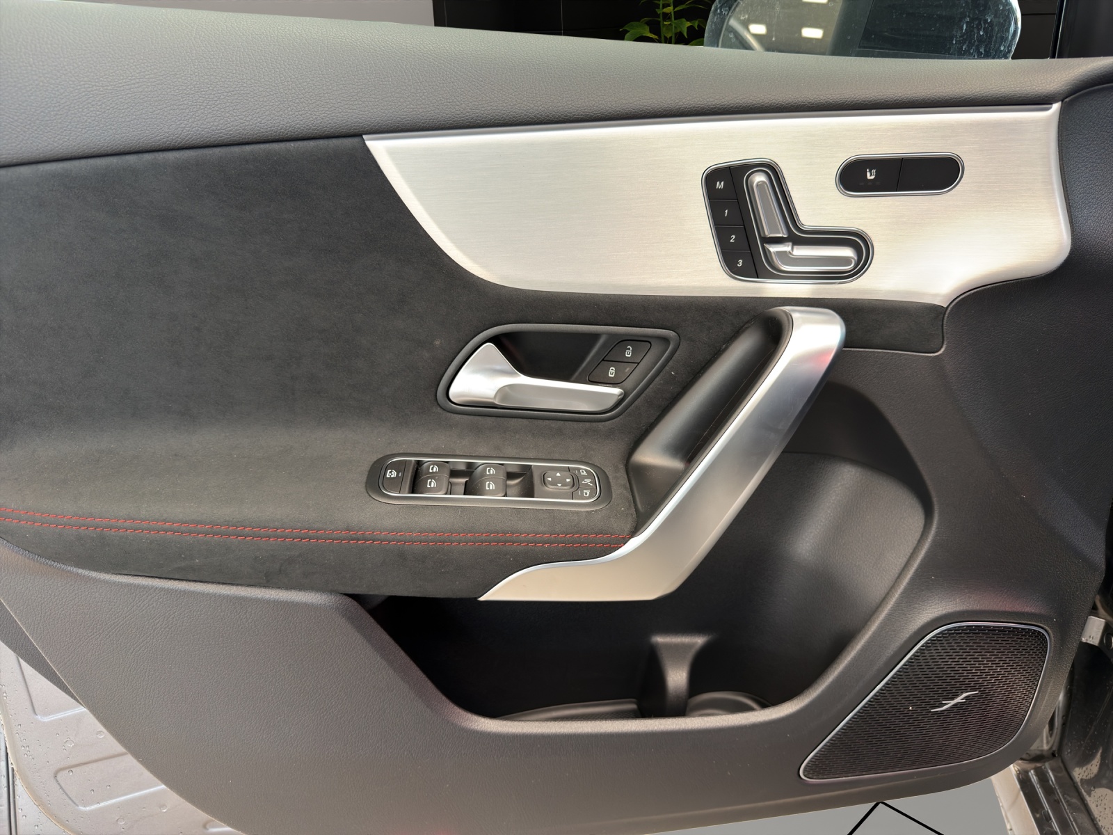 MERCEDES-BENZ A 220 4Matic 8G-DCT-image-13