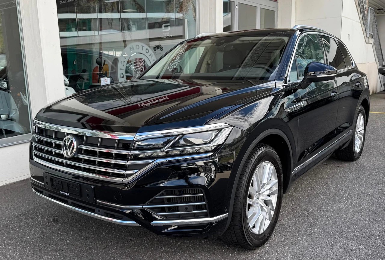 VW Touareg 3.0 TSI Elegance Tiptronic-image-5