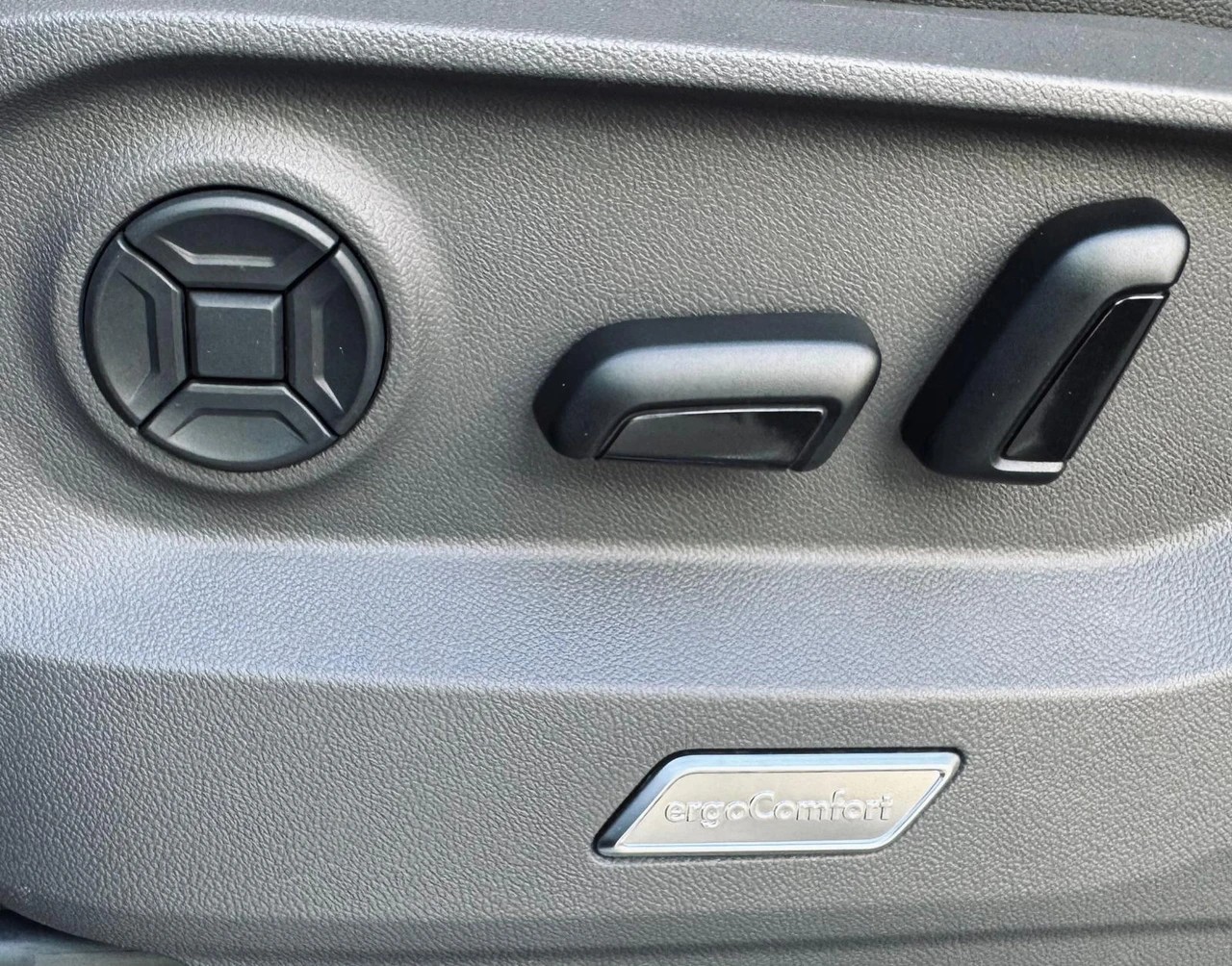 VW Touareg 3.0 TSI Elegance Tiptronic-image-8