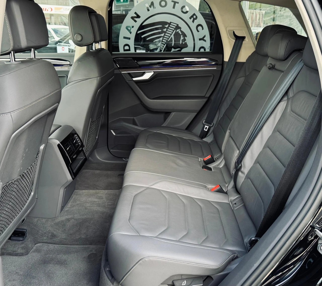 VW Touareg 3.0 TSI Elegance Tiptronic-image-9