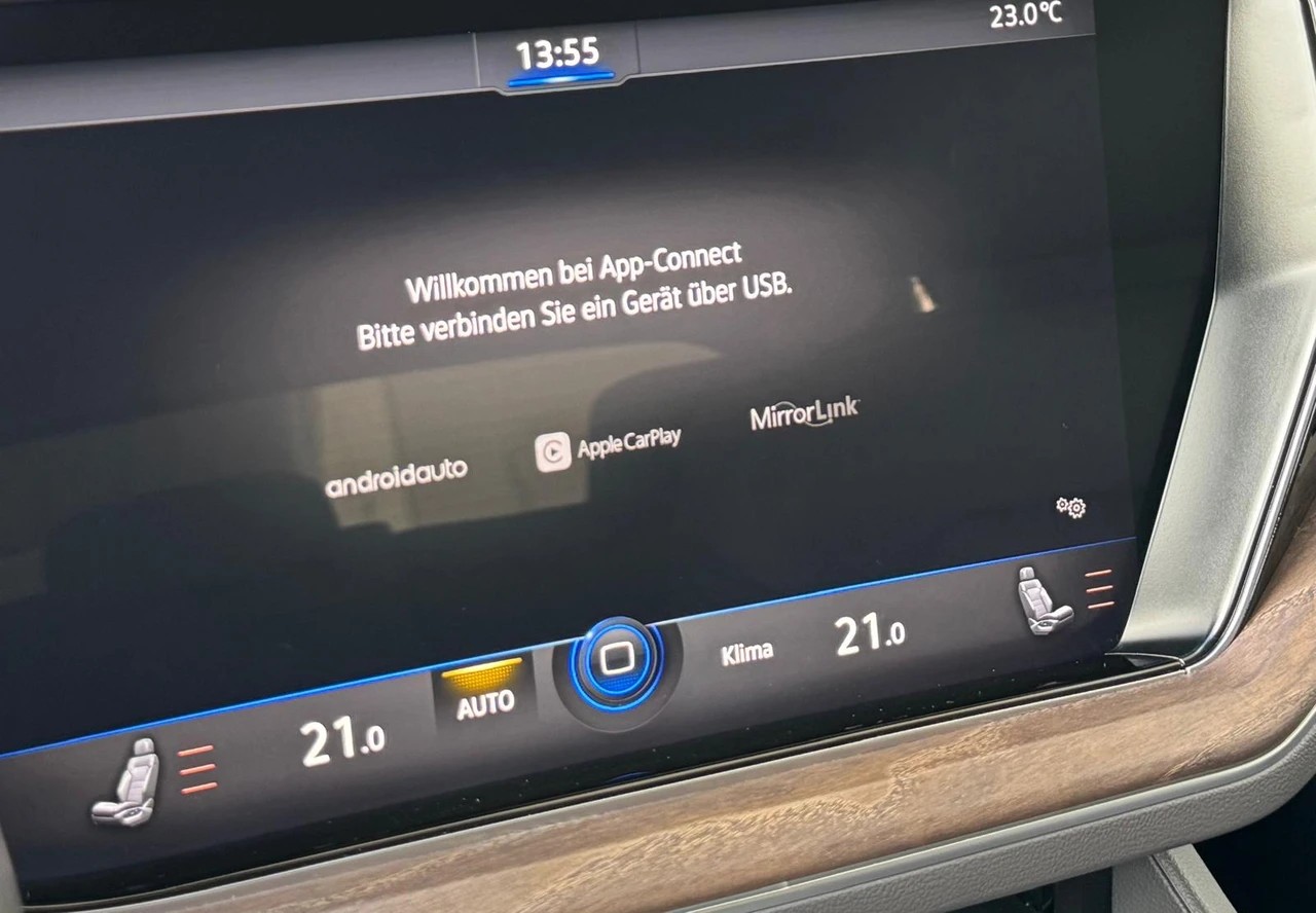 VW Touareg 3.0 TSI Elegance Tiptronic-image-18
