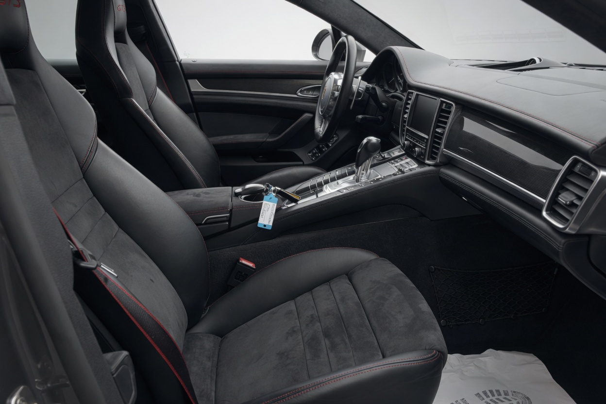 PORSCHE Panamera GTS 4.8 PDK-image-12