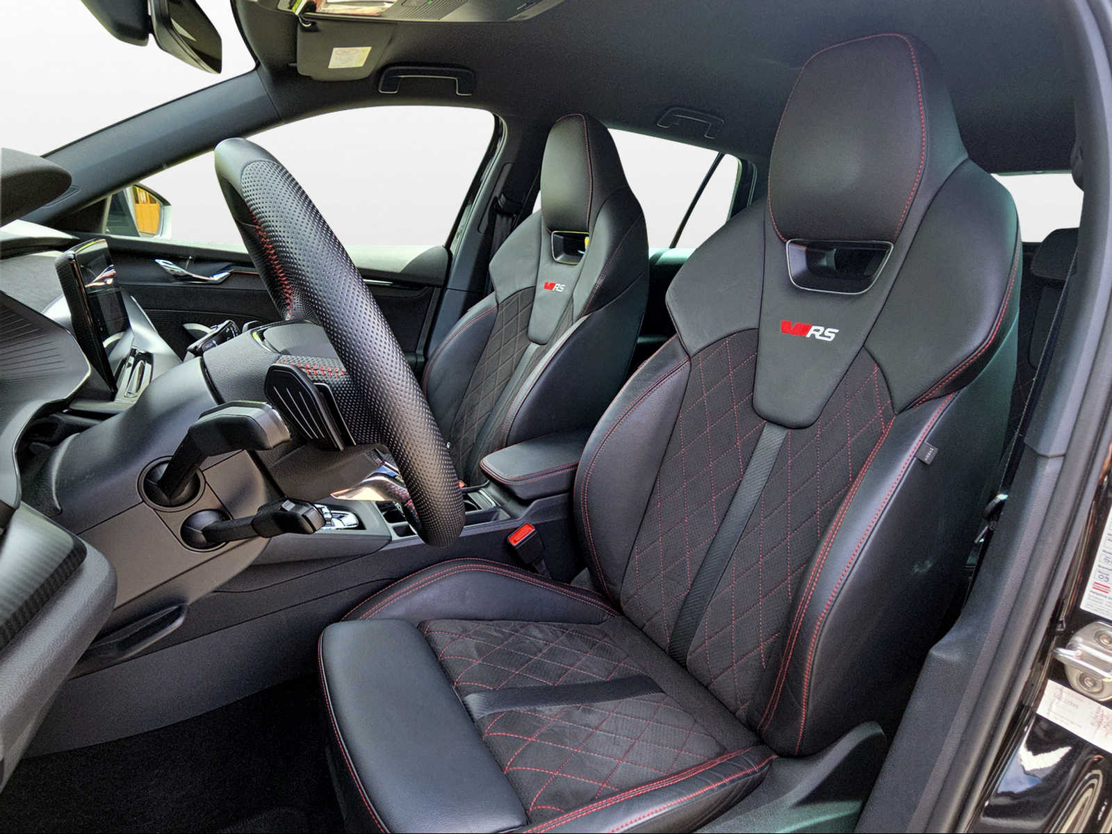 SKODA Octavia Combi 2.0 TSI DSG RS-image-7