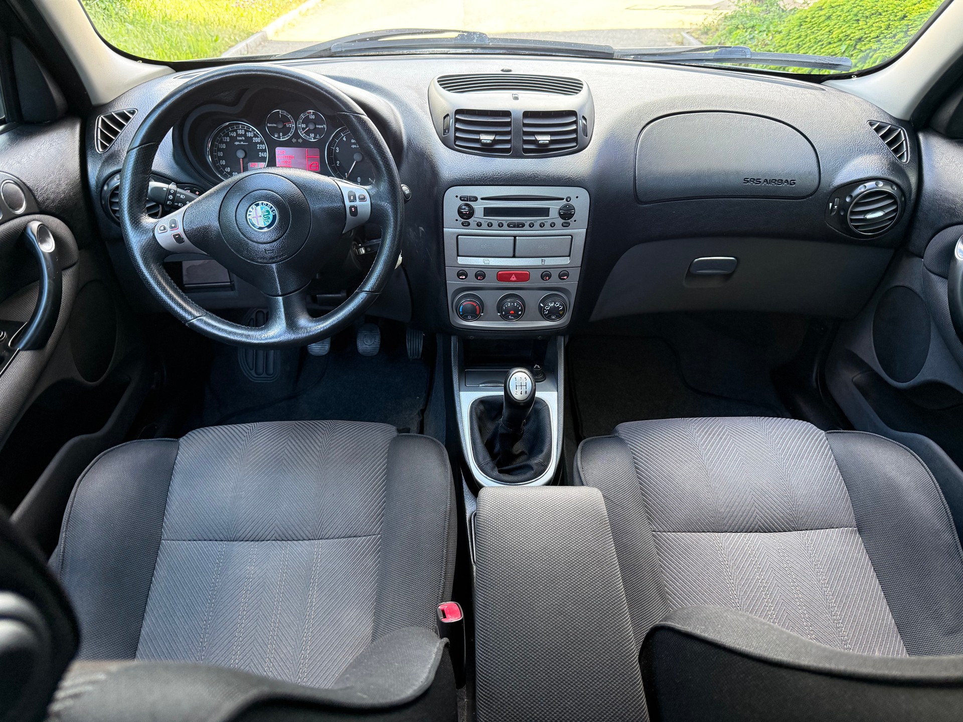 ALFA ROMEO 147 1.6 TS 16V Distinctive-image-8