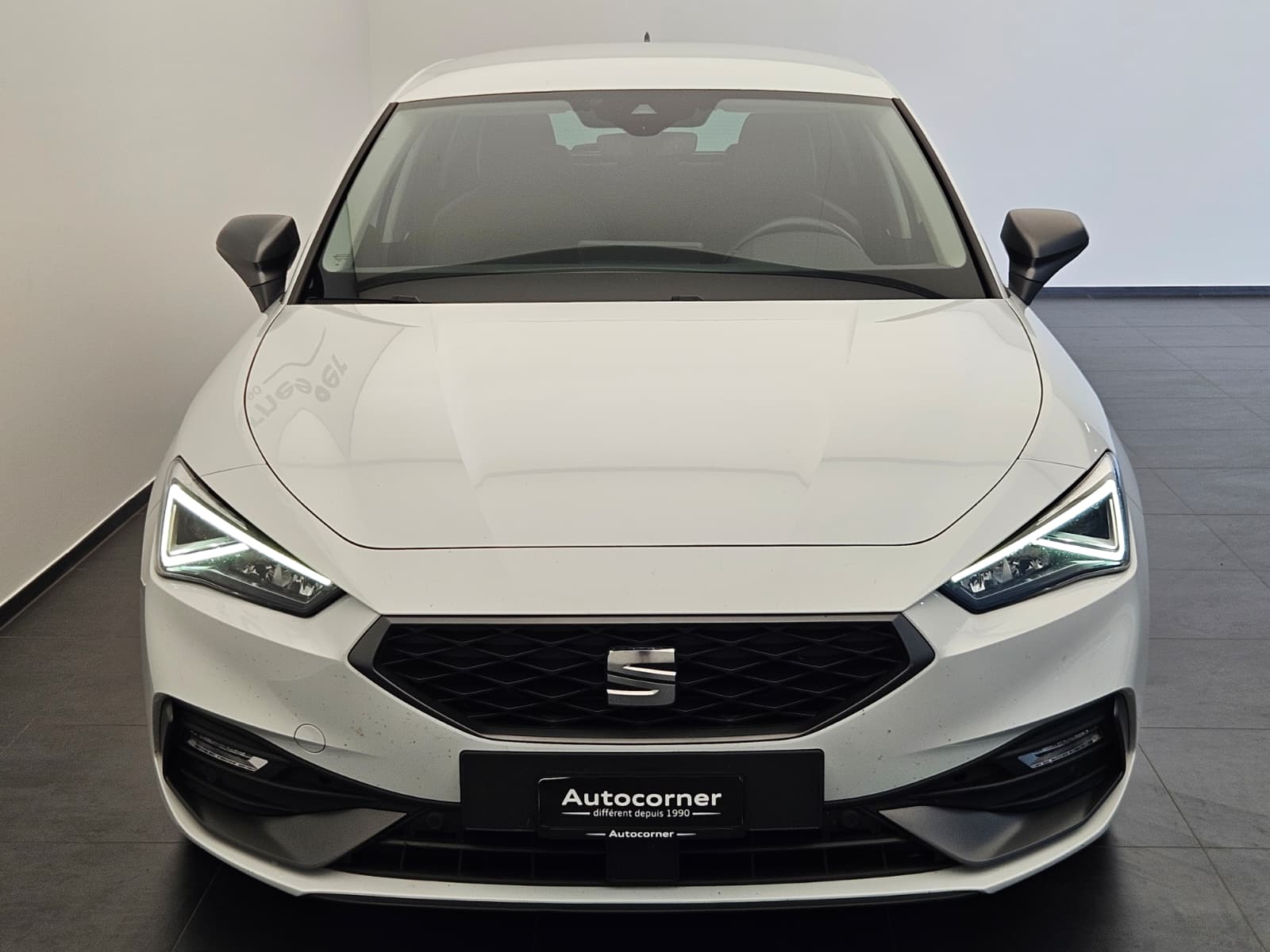 SEAT Leon 1.5 eTSI mHEV DSG FR-image-3