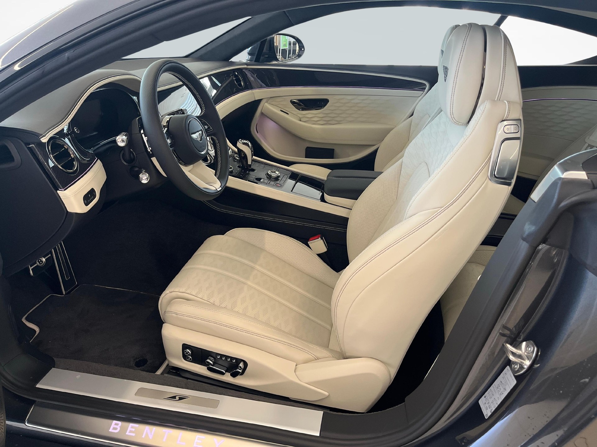 BENTLEY Continental GT 4.0 V8 Hybrid S-image-13