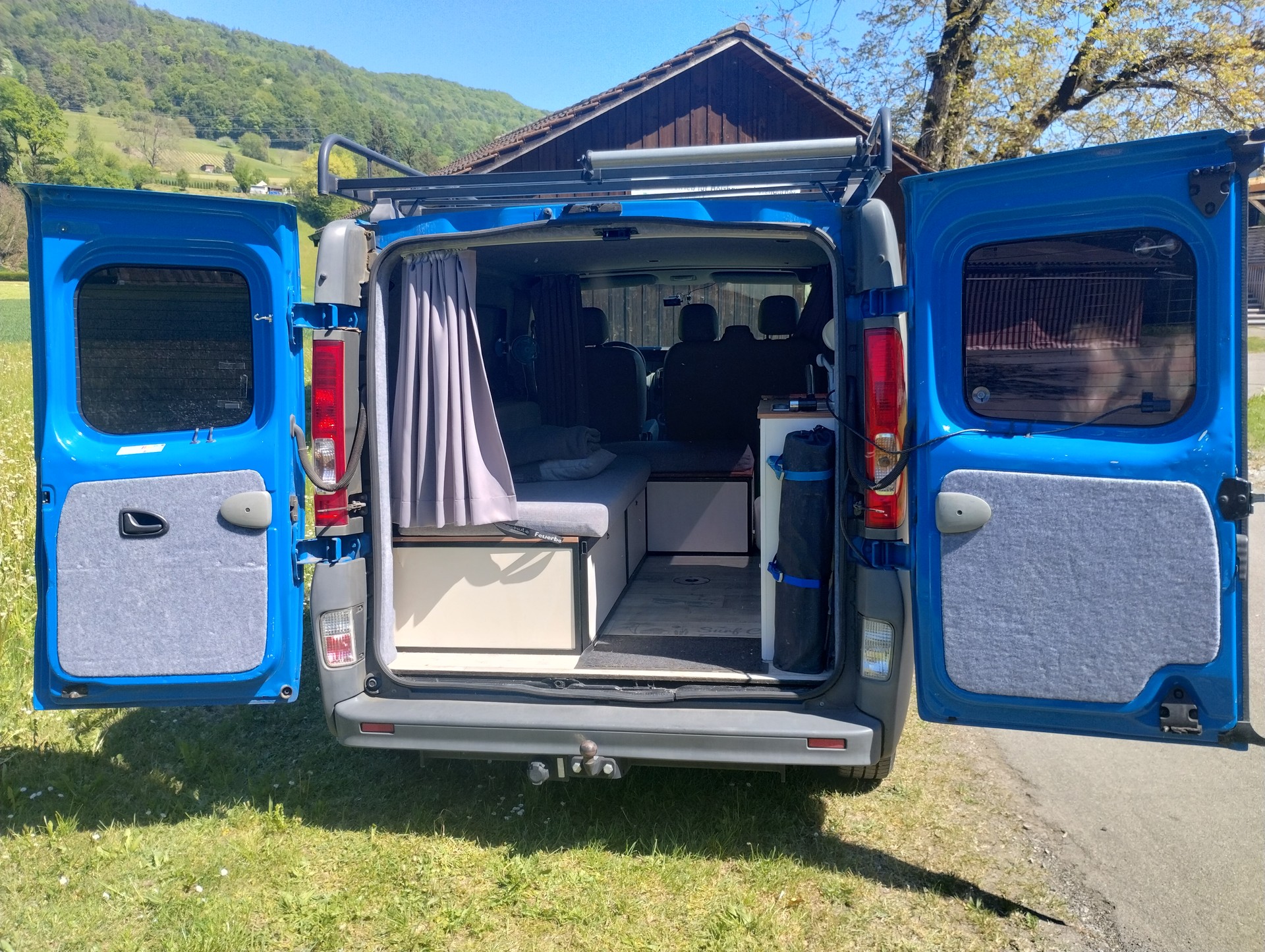 OPEL VIVARO-image-1